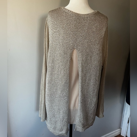 Womans Shimmering Chicos V Necked Sweater w/ lots of Style!! - Picture 6 of 10